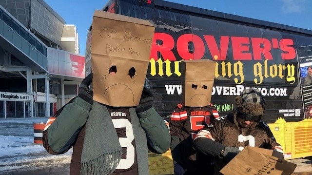 PHOTOS | Cleveland Browns Fans Commemorate 0-16 Season With 'Perfect ...